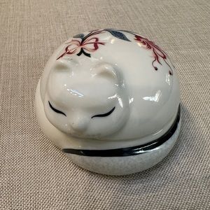 Vintage Porcelain Sleeping Cat Trinket Box